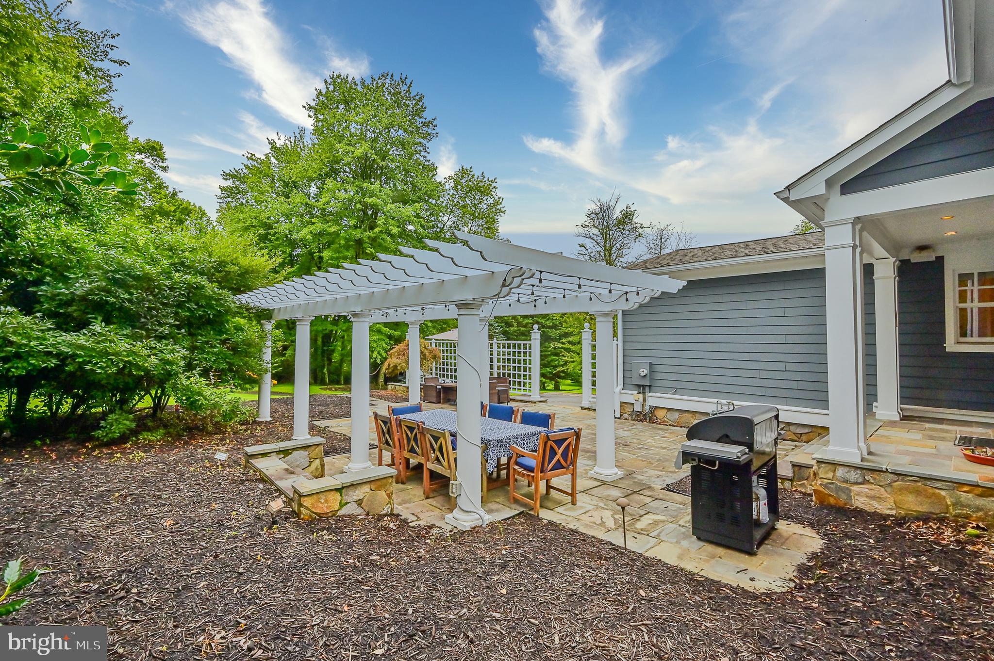 735 Seneca Road Great Falls, VA 22066 - Photo 13 of 45 Gallery Image 13