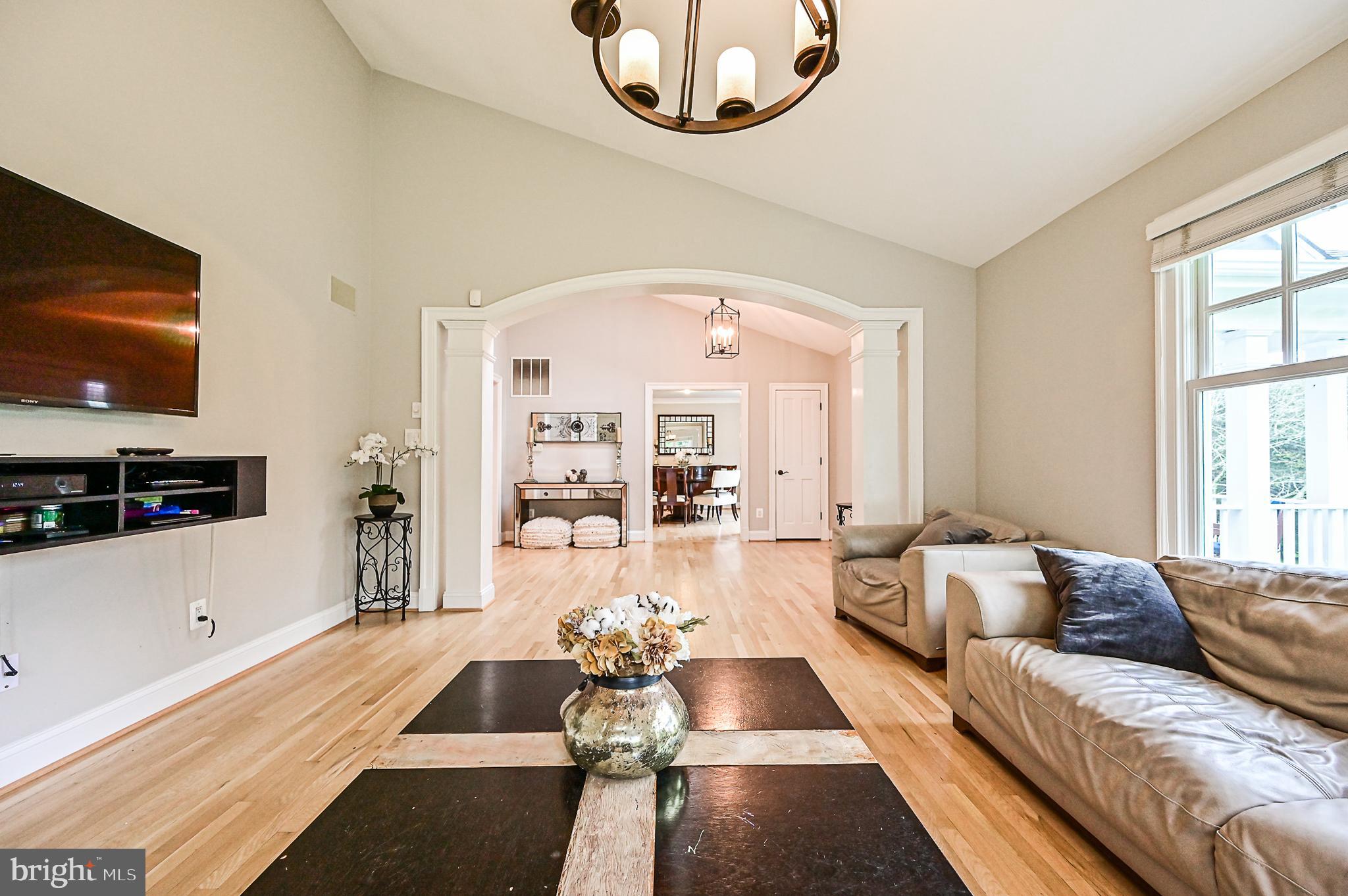 735 Seneca Road Great Falls, VA 22066 - Photo 17 of 45 Gallery Image 17