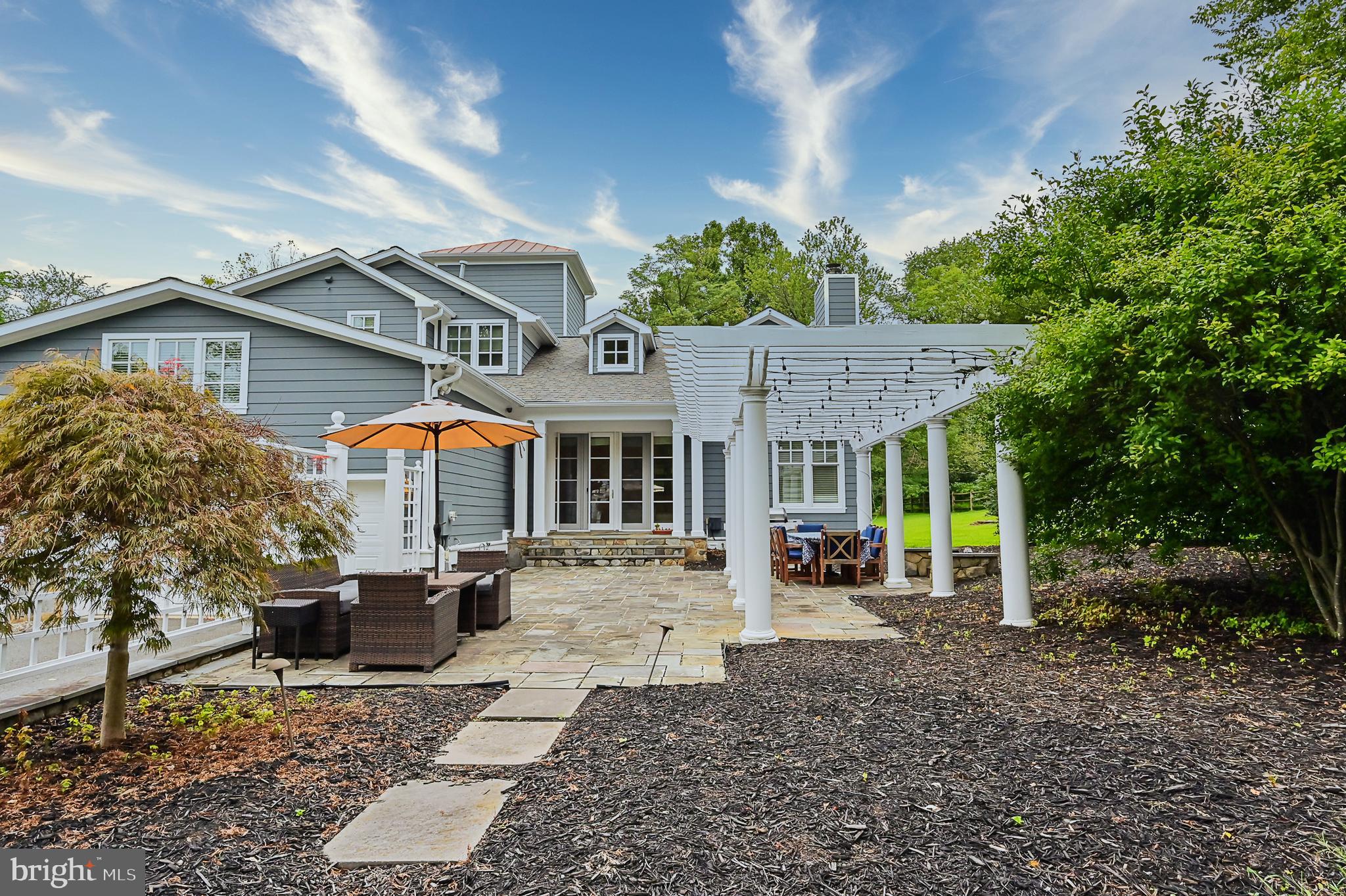 735 Seneca Road Great Falls, VA 22066 - Photo 8 of 45 Gallery Image 8