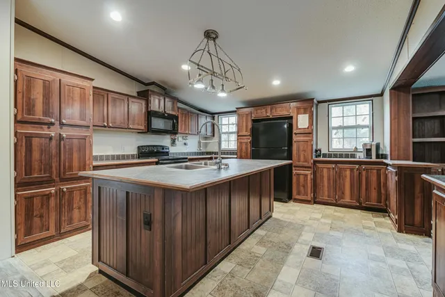 $225,000 | 7141 Road 406, Kiln, MS 39556