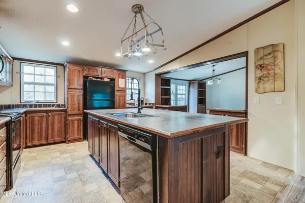 $189,000 | 7141 Road 406, Kiln, MS 39556