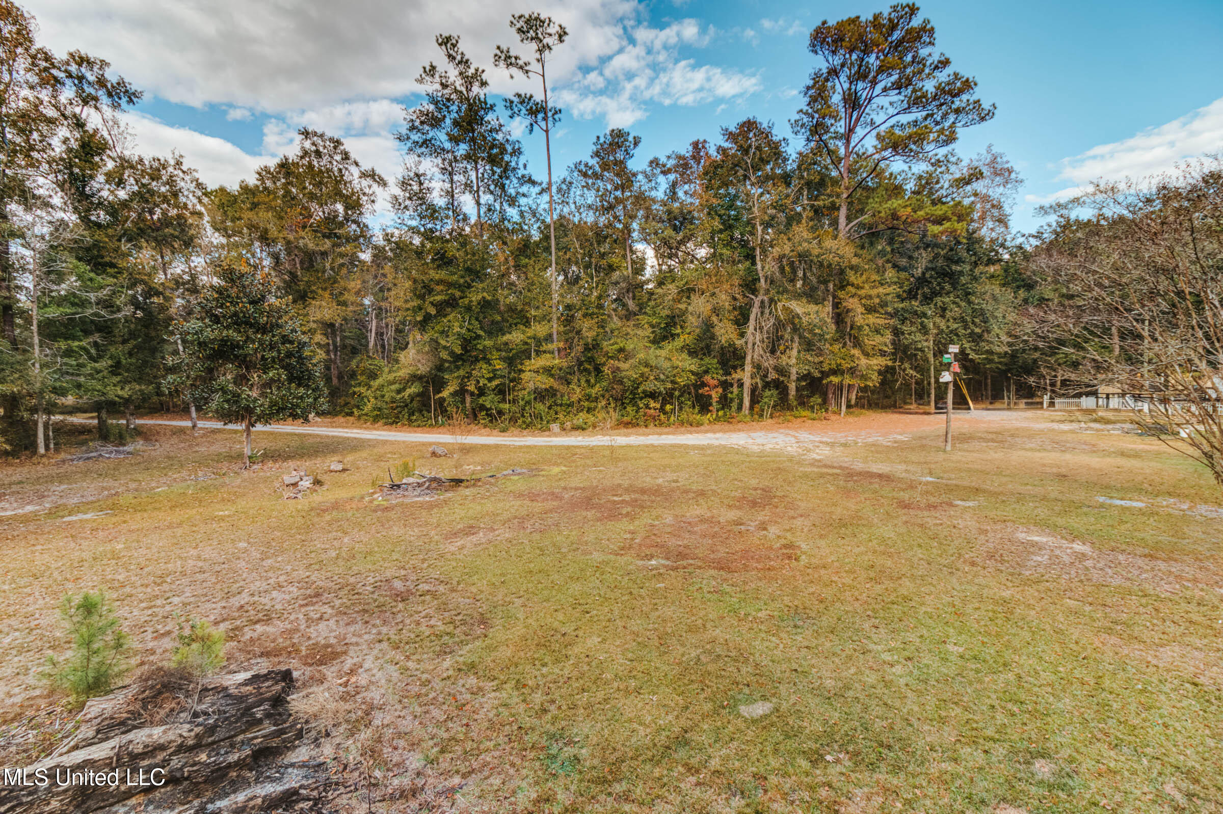 7141 Road 406 Kiln, MS 39556 - Photo 4 of 45 7141 Road 406 (41)