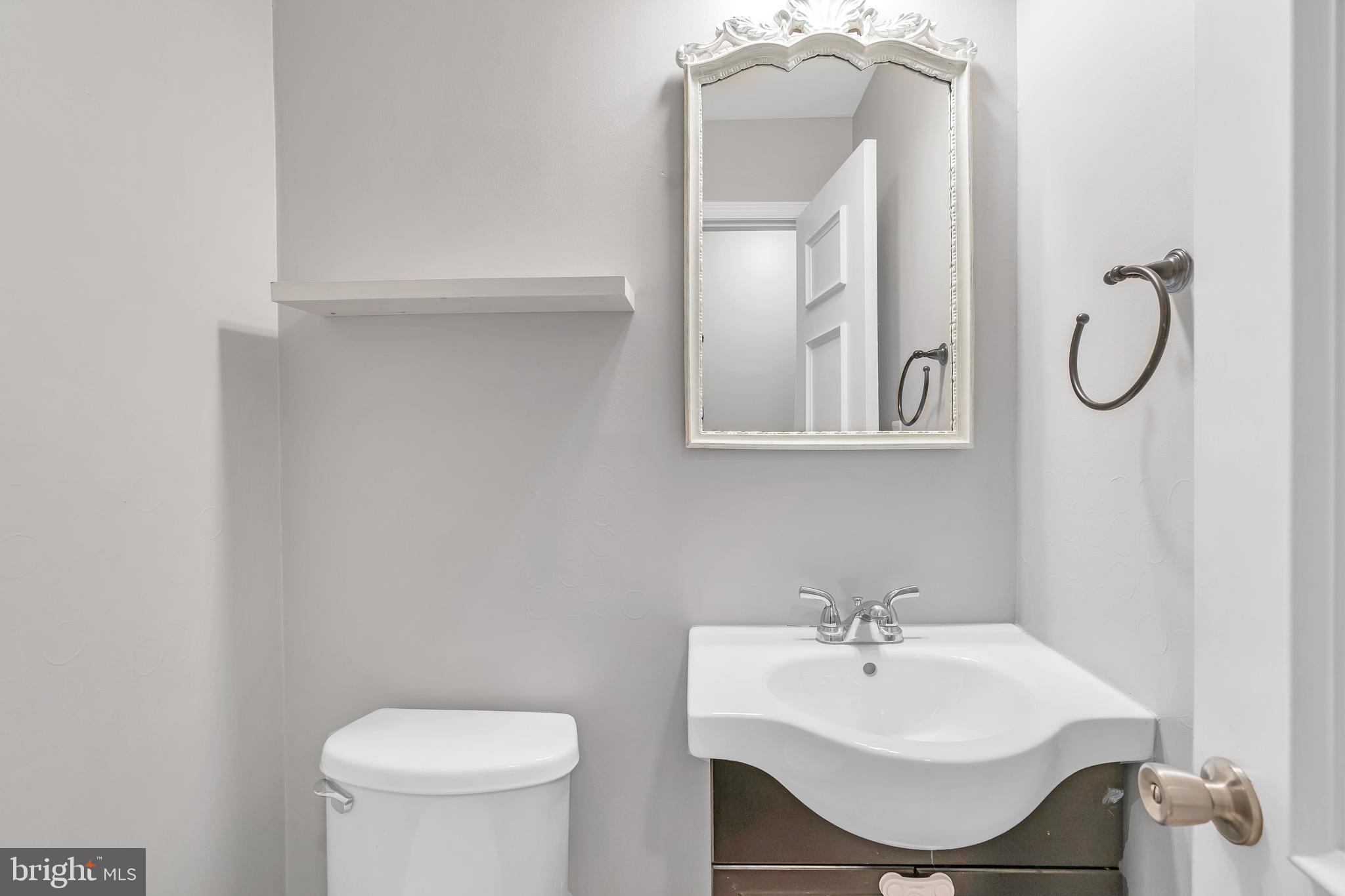 9223 Burke Road Burke, VA 22015 - Photo 13 of 31