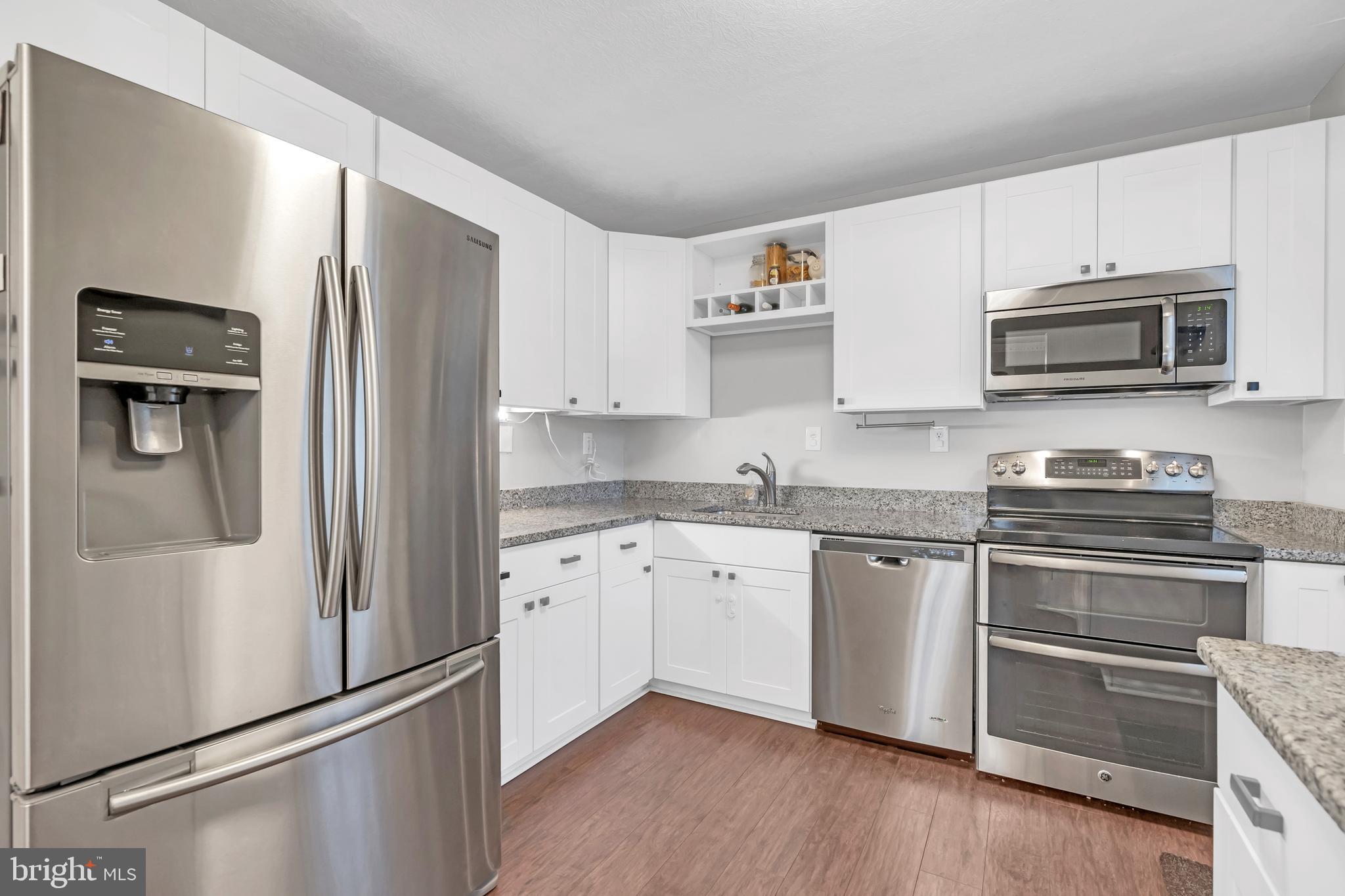 9223 Burke Road Burke, VA 22015 - Photo 6 of 31