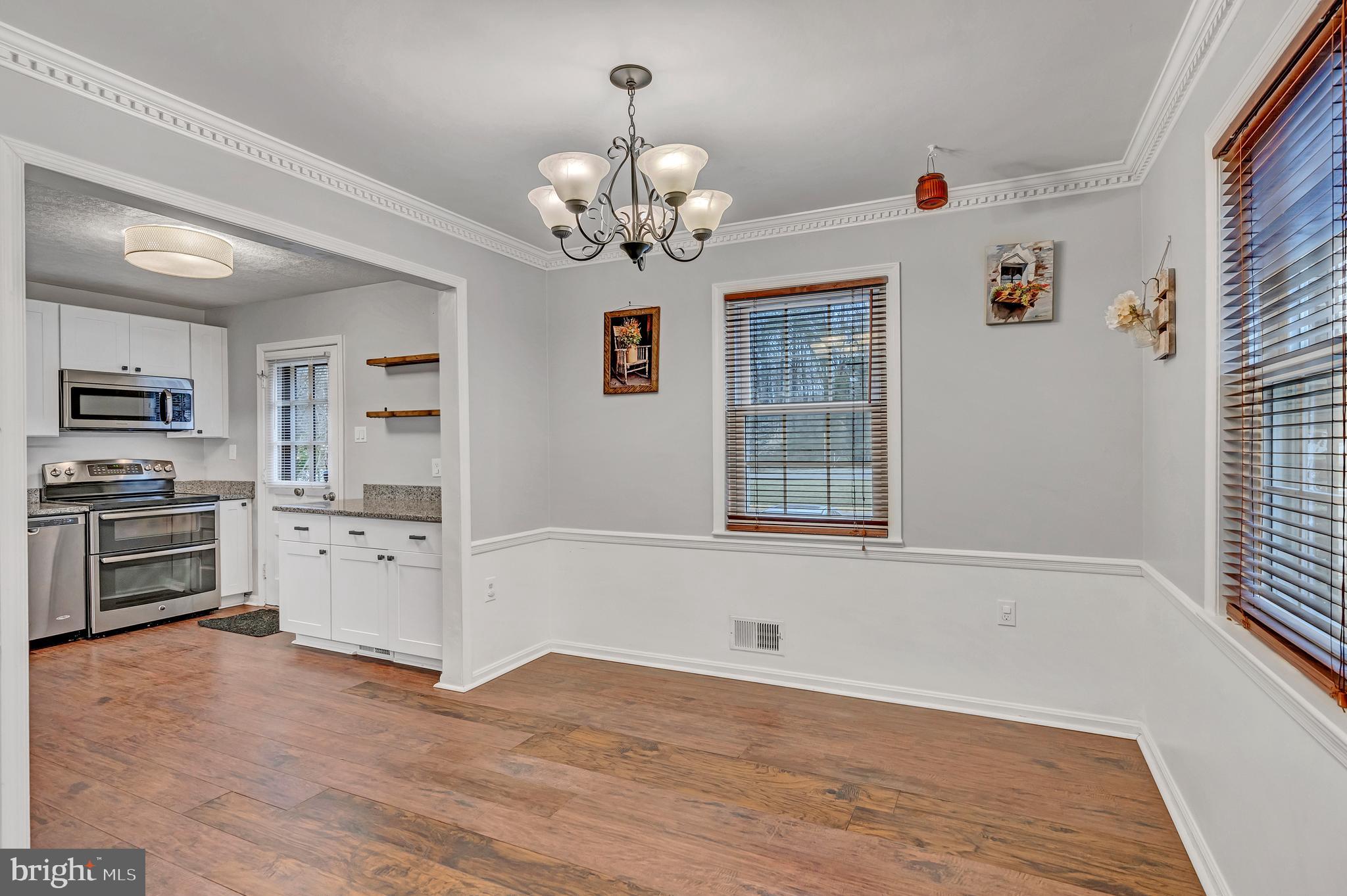 9223 Burke Road Burke, VA 22015 - Photo 8 of 31