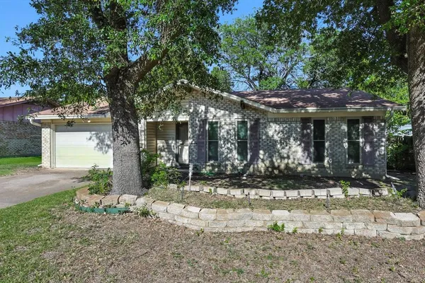 $199,900 | 325 Hastings Drive, Cedar Hill, TX 75104