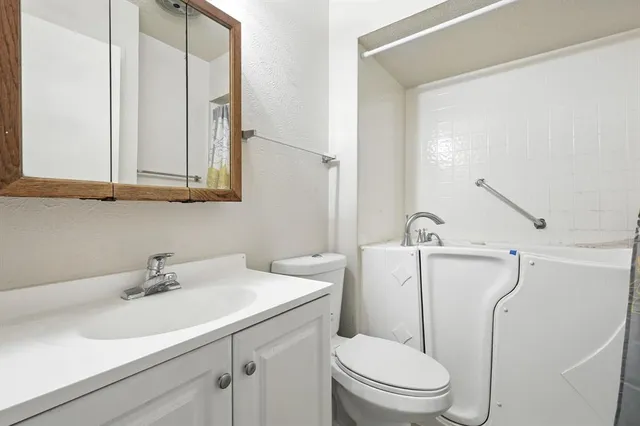 $199,900 | 325 Hastings Drive, Cedar Hill, TX 75104