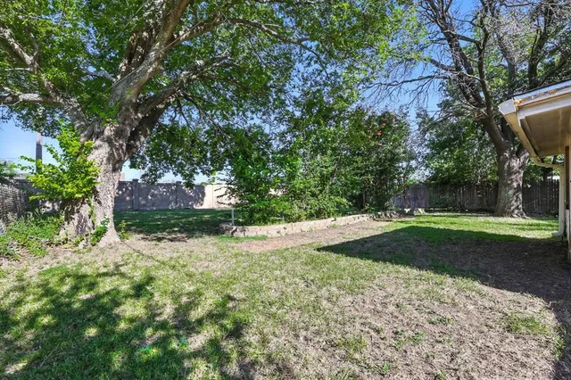 $199,900 | 325 Hastings Drive, Cedar Hill, TX 75104