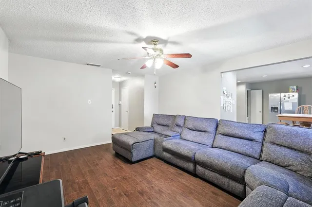 $199,900 | 325 Hastings Drive, Cedar Hill, TX 75104