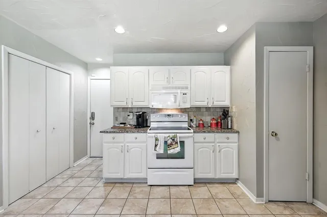 $199,900 | 325 Hastings Drive, Cedar Hill, TX 75104