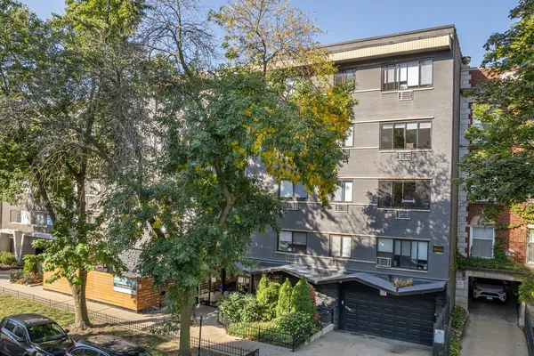 $1,750 | 6134 North Kenmore Avenue, Unit 406, Chicago, IL 60660