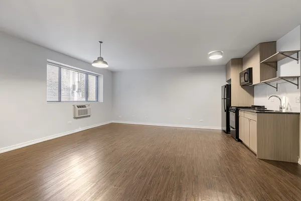 $1,750 | 6134 North Kenmore Avenue, Unit 406, Chicago, IL 60660