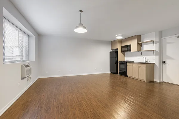 $1,750 | 6134 North Kenmore Avenue, Unit 406, Chicago, IL 60660