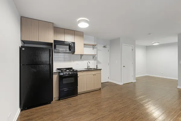 $1,750 | 6134 North Kenmore Avenue, Unit 406, Chicago, IL 60660