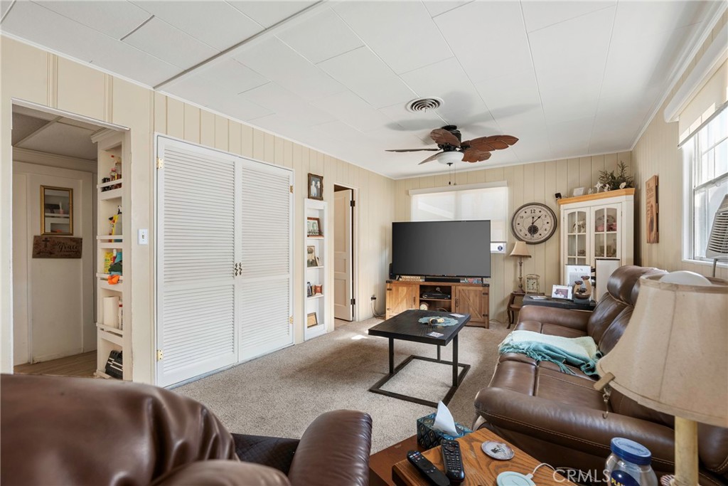 1000 1st Street Wasco, CA 93280 - Photo 20 of 75 a living room with furniture