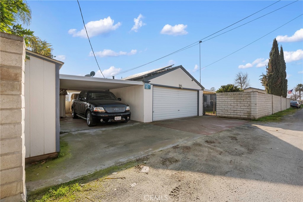 1000 1st Street Wasco, CA 93280 - Photo 53 of 75 a view of a car garage