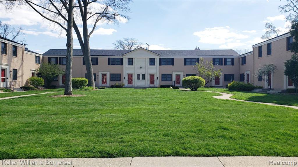 1954 Graefield Road Birmingham, MI 48009 - Photo 3 of 32