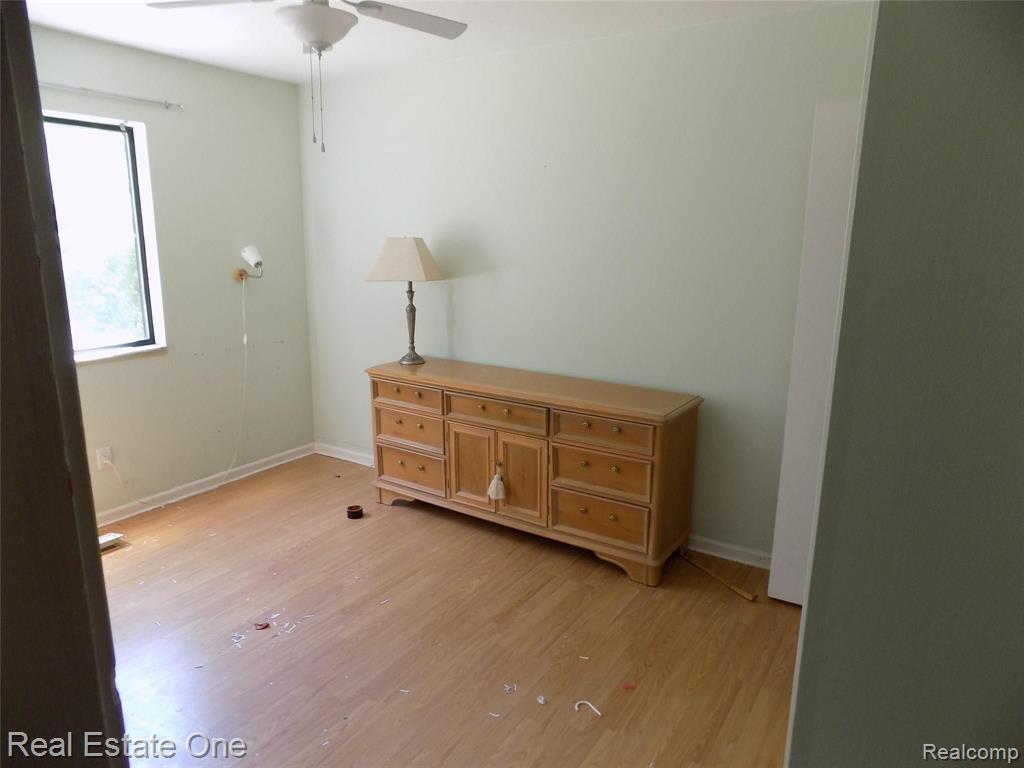 737 East Wardlow Road Highland, MI 48356 - Photo 13 of 18