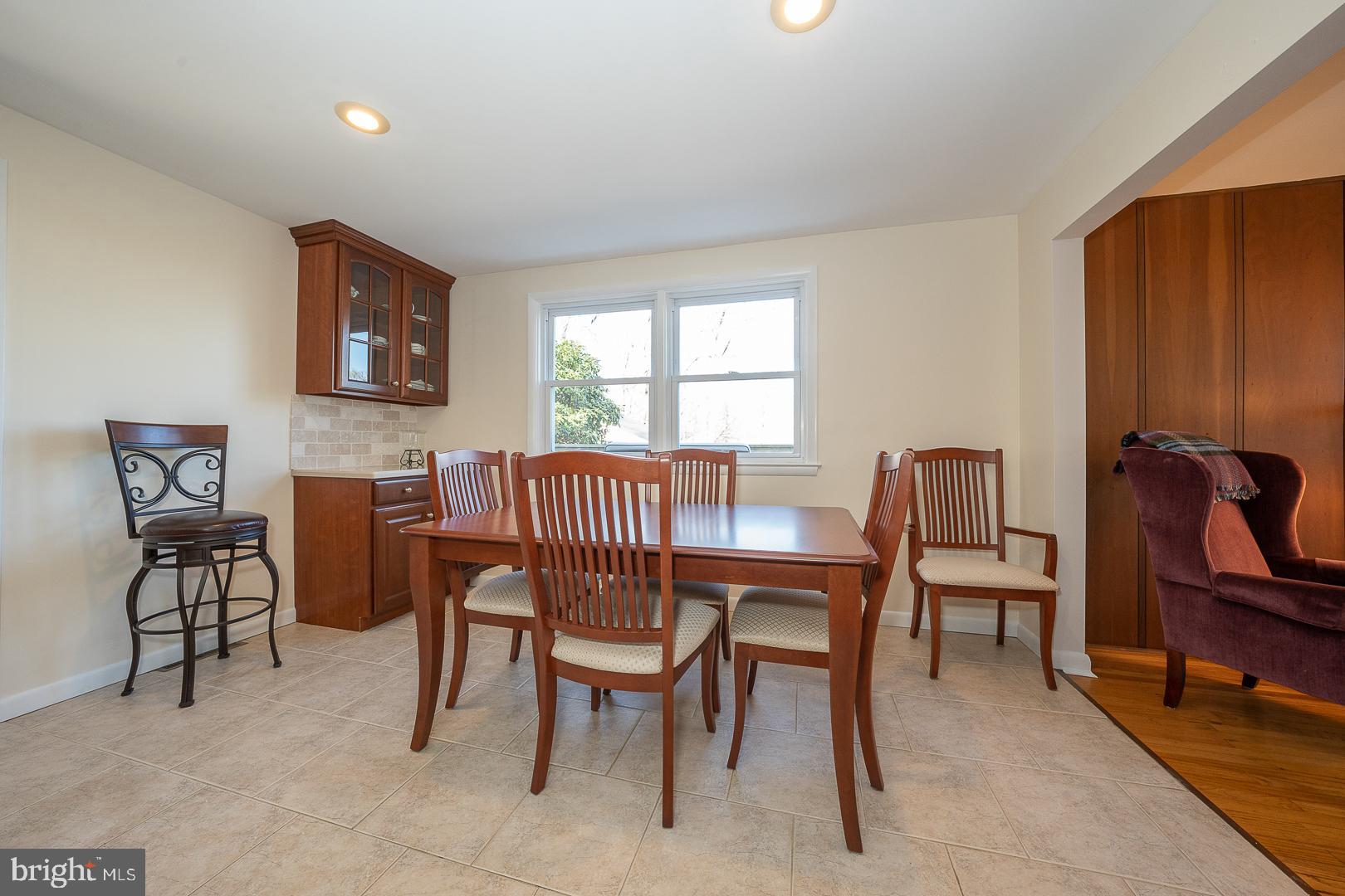564 Forest Road Wayne, PA 19087 - Photo 14 of 61 Dining area