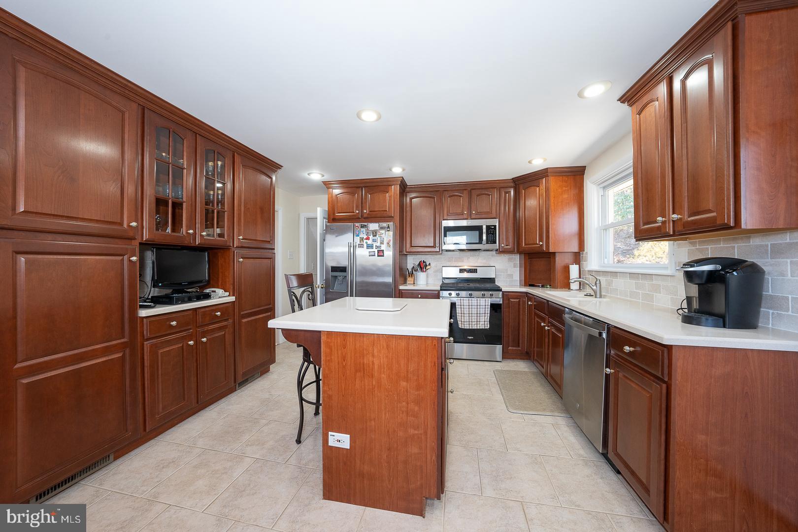 564 Forest Road Wayne, PA 19087 - Photo 16 of 61 Kitchen