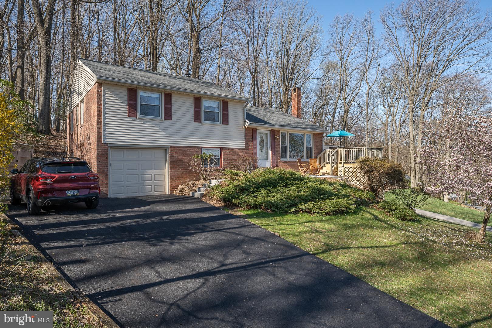 564 Forest Road Wayne, PA 19087 - Photo 2 of 61 New driveway