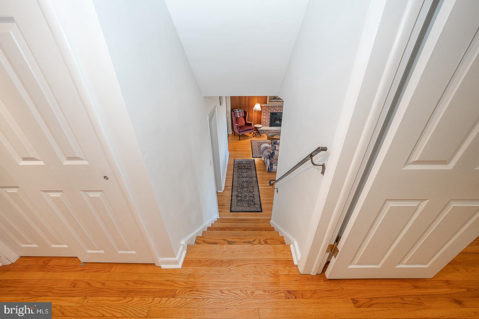 564 Forest Road Wayne, PA 19087 - Photo 21 of 61 Hallway