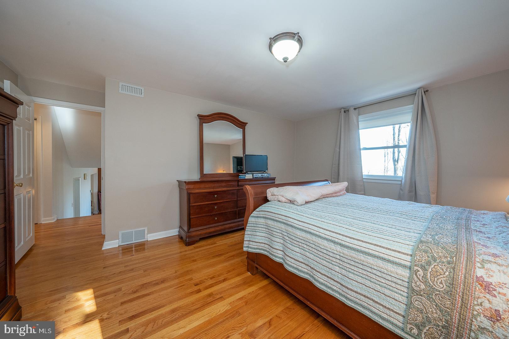 564 Forest Road Wayne, PA 19087 - Photo 27 of 61 Primary bedroom