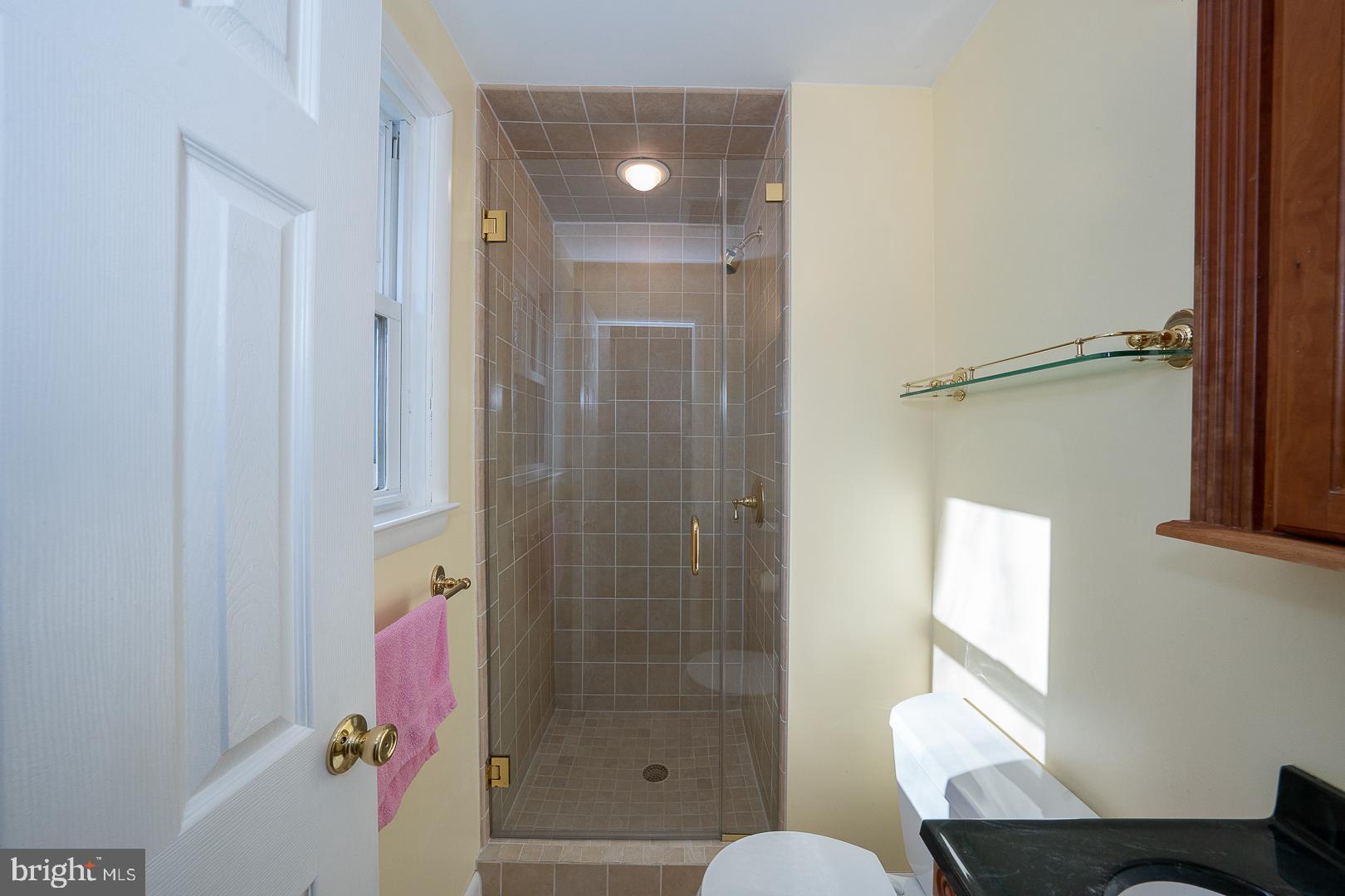 564 Forest Road Wayne, PA 19087 - Photo 29 of 61 Primary bath