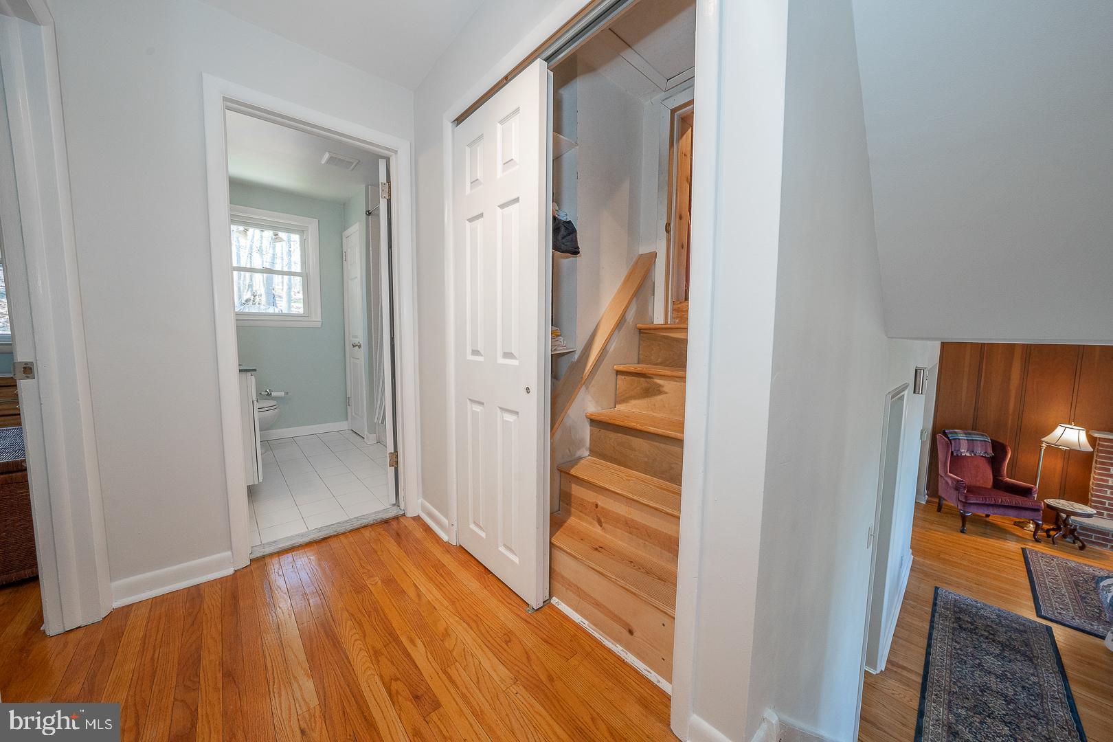 564 Forest Road Wayne, PA 19087 - Photo 33 of 61 Hallway