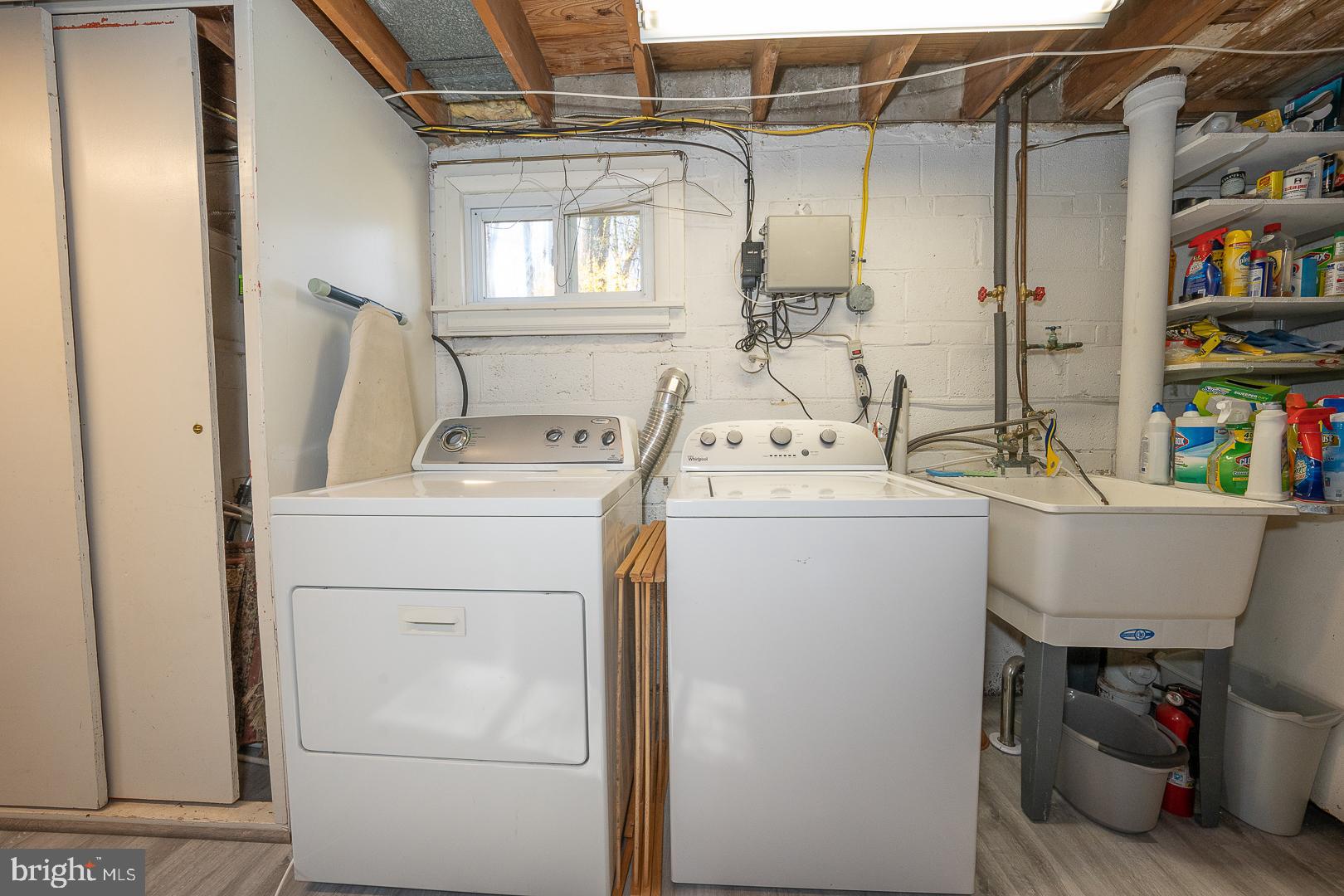 564 Forest Road Wayne, PA 19087 - Photo 38 of 61 Laundry room