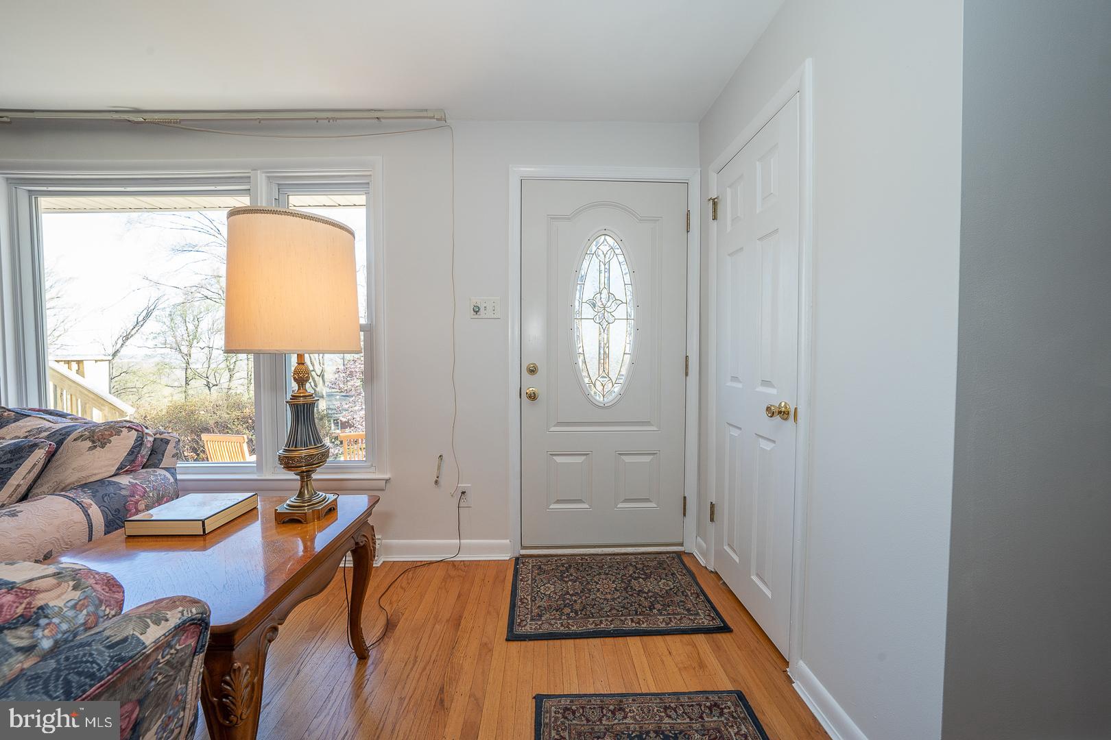 564 Forest Road Wayne, PA 19087 - Photo 6 of 61 Front door