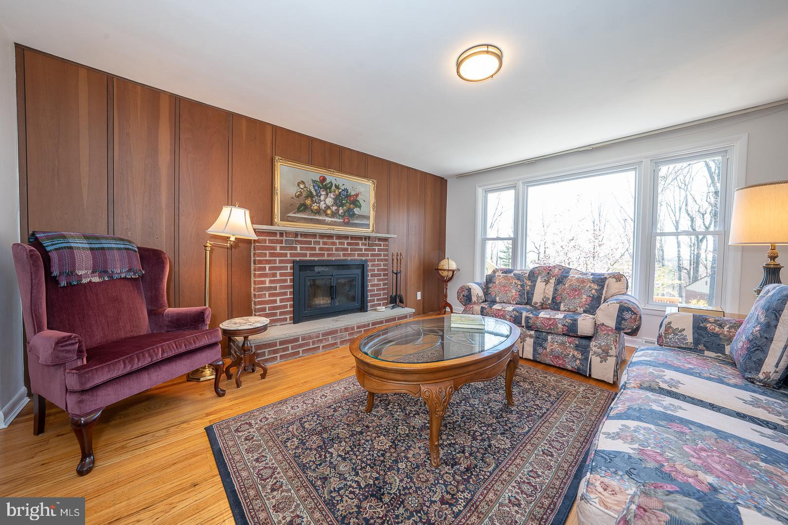 564 Forest Road Wayne, PA 19087 - Photo 9 of 61 Living room