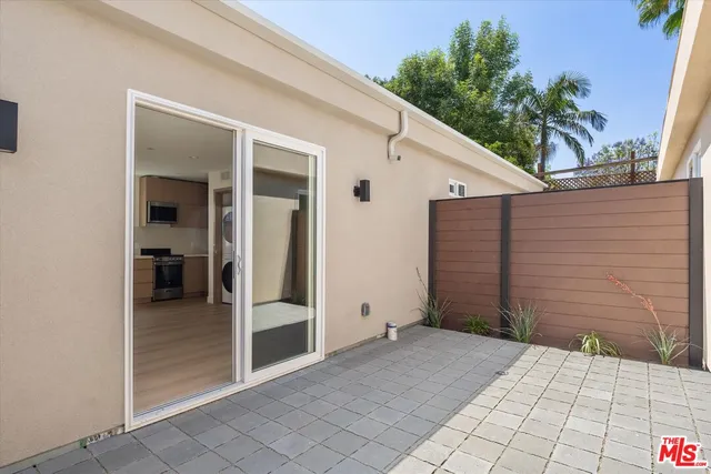 $3,000 | 5912 1/2 Mammoth Avenue, Sherman Oaks, CA 91401