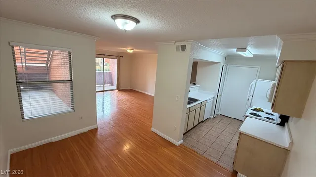 $1,125 | 8101 West Flamingo Road, Unit 1033, Las Vegas, NV 89147