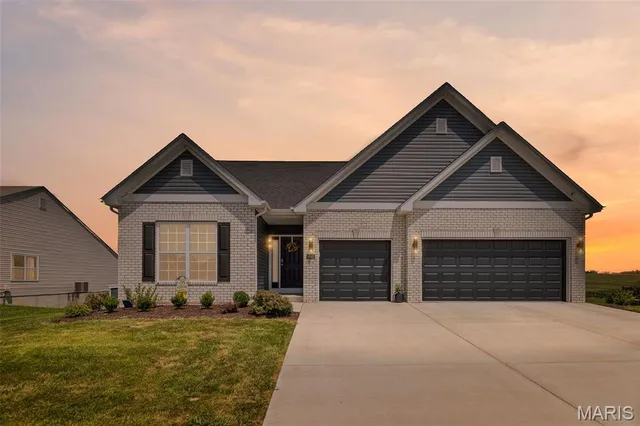 $434,900 | 2042 Woodsong Way, Belleville, IL 62220