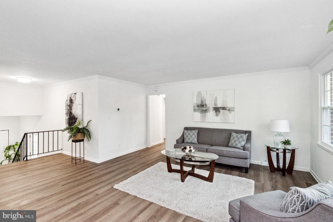 228 Falcon Drive Pasadena, MD 21122 - Photo 10 of 51 LIVING ROOM