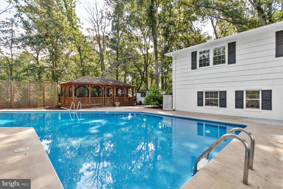 228 Falcon Drive Pasadena, MD 21122 - Photo 37 of 51 FUN..FUN.. ...JUMP IN