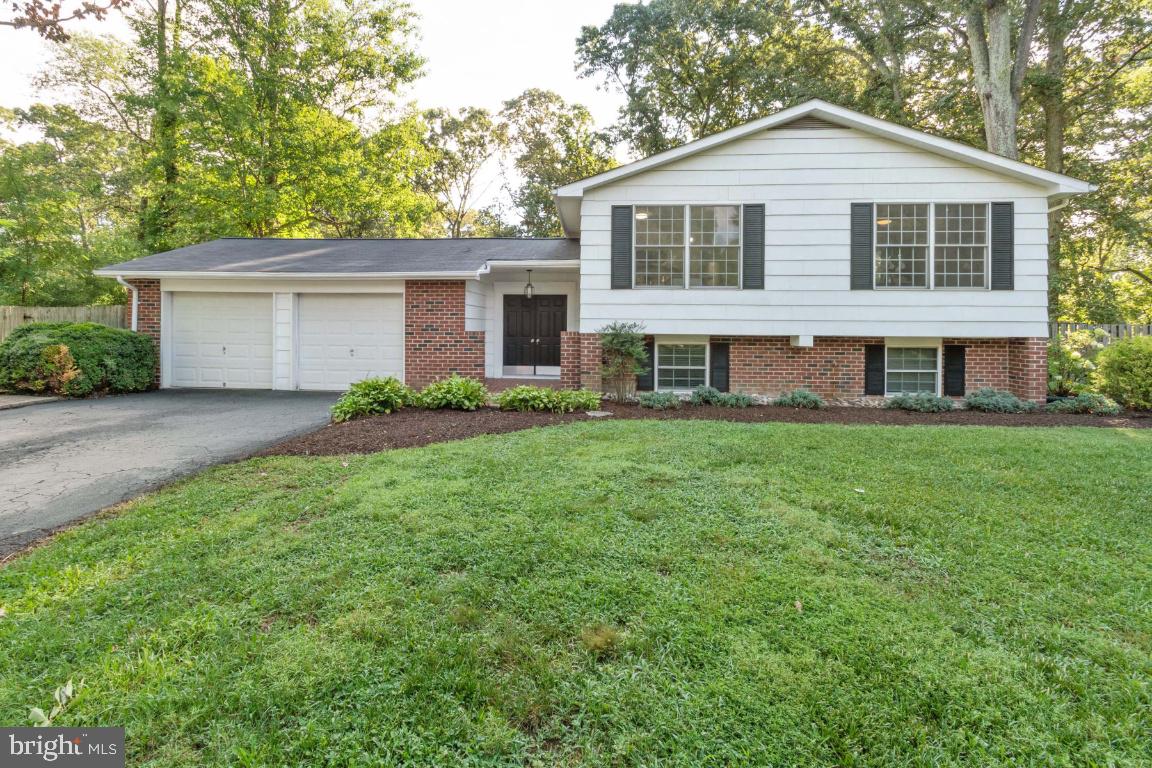 228 Falcon Drive Pasadena, MD 21122 - Photo 4 of 51 EXTERIOR FRONT