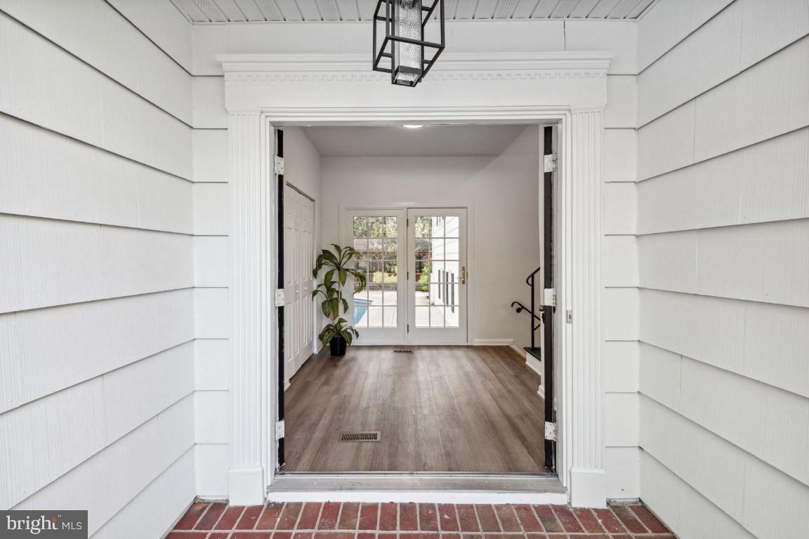 228 Falcon Drive Pasadena, MD 21122 - Photo 6 of 51 HUGE ENTRANCE FOYER