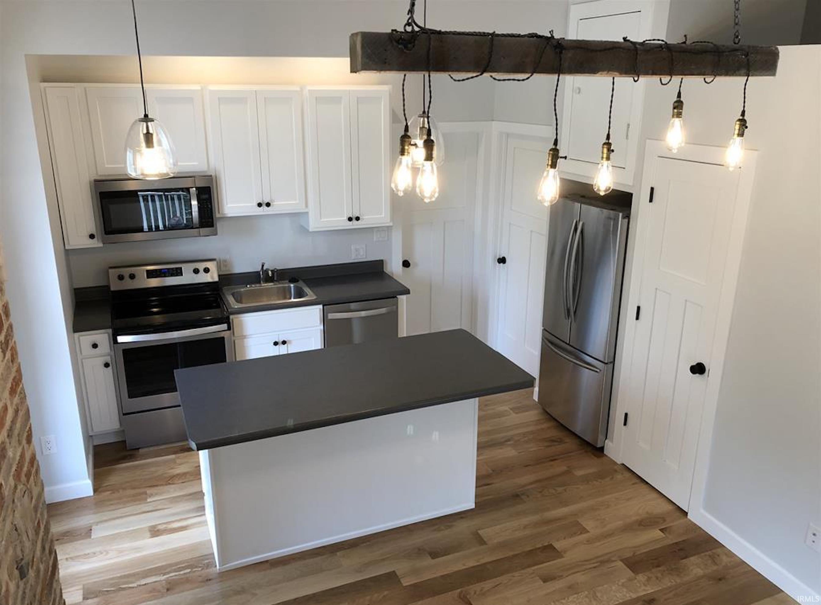 726 West 6th Street, Unit 3 Bloomington, IN 47404 - Photo 2 of 12