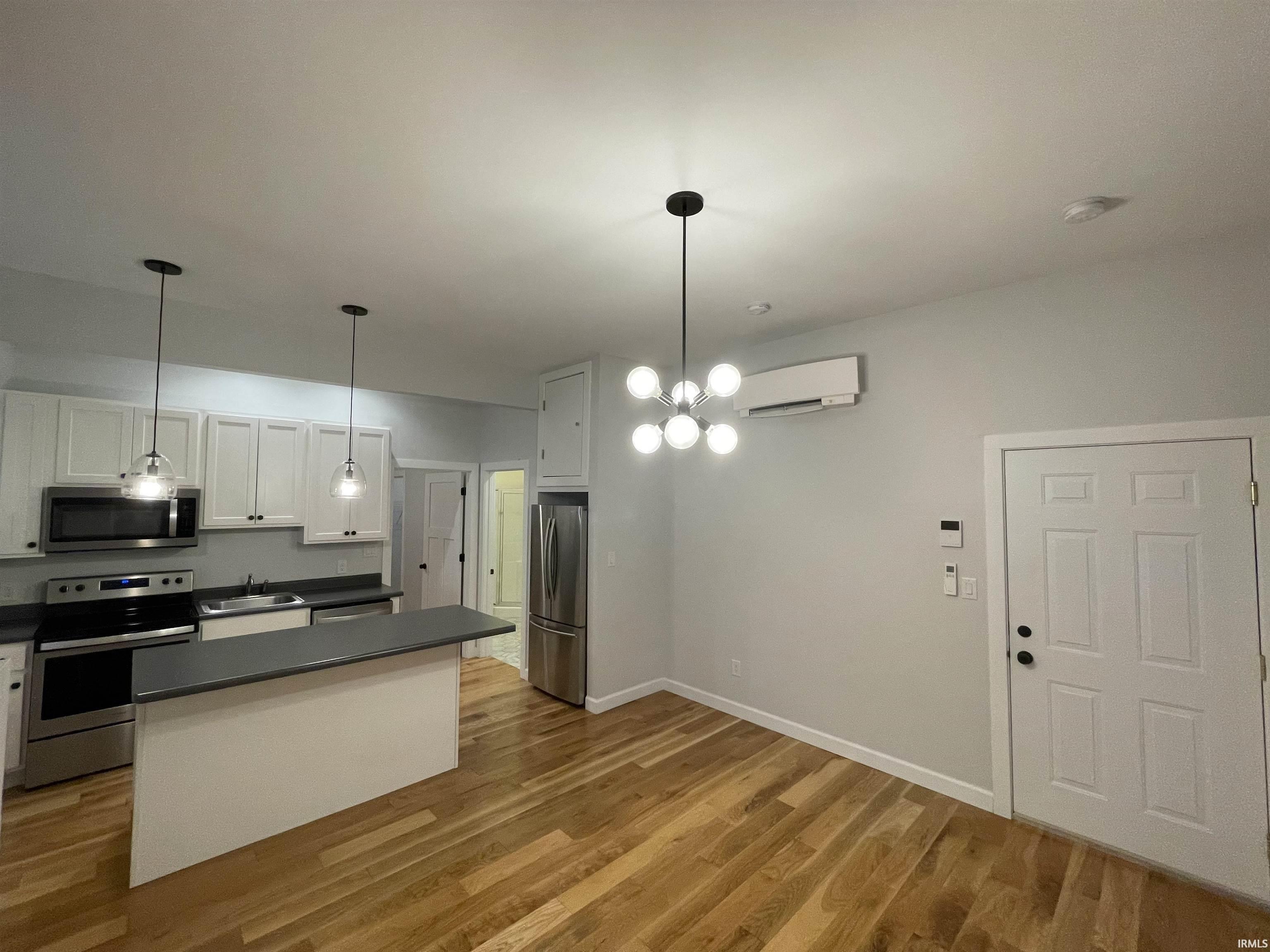 726 West 6th Street, Unit 3 Bloomington, IN 47404 - Photo 3 of 10
