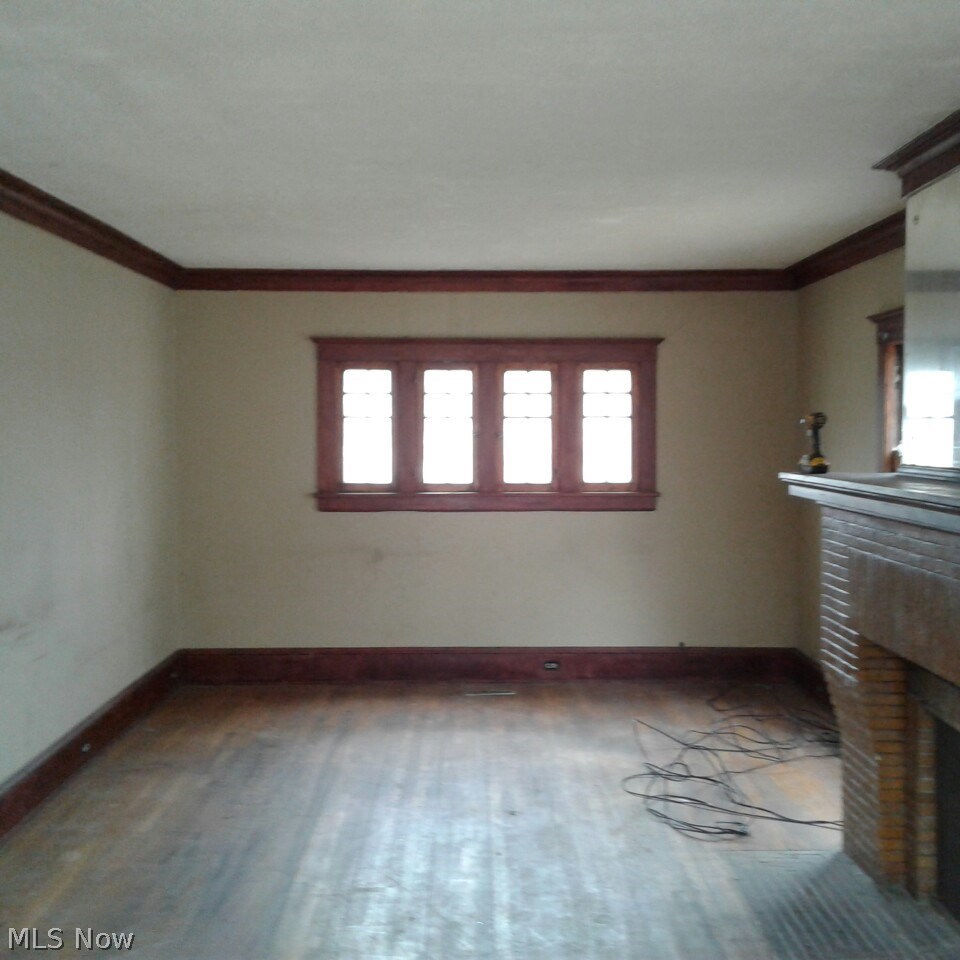 1874 Rosemont Road Cleveland, OH 44112 - Photo 3 of 12