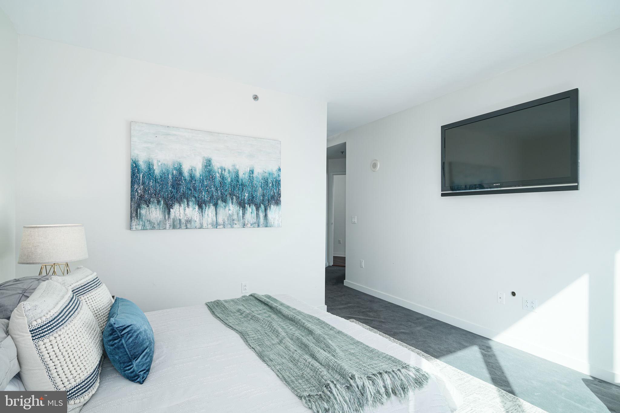 2101 Market Street, Unit 1907 Philadelphia, PA 19103 - Photo 12 of 32