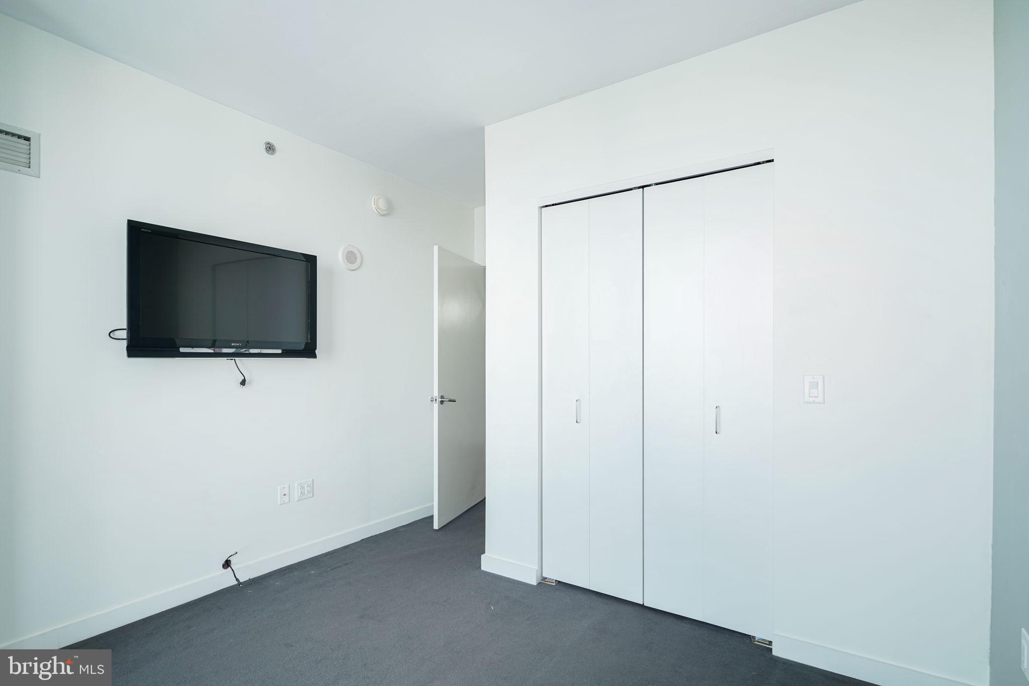 2101 Market Street, Unit 1907 Philadelphia, PA 19103 - Photo 17 of 32