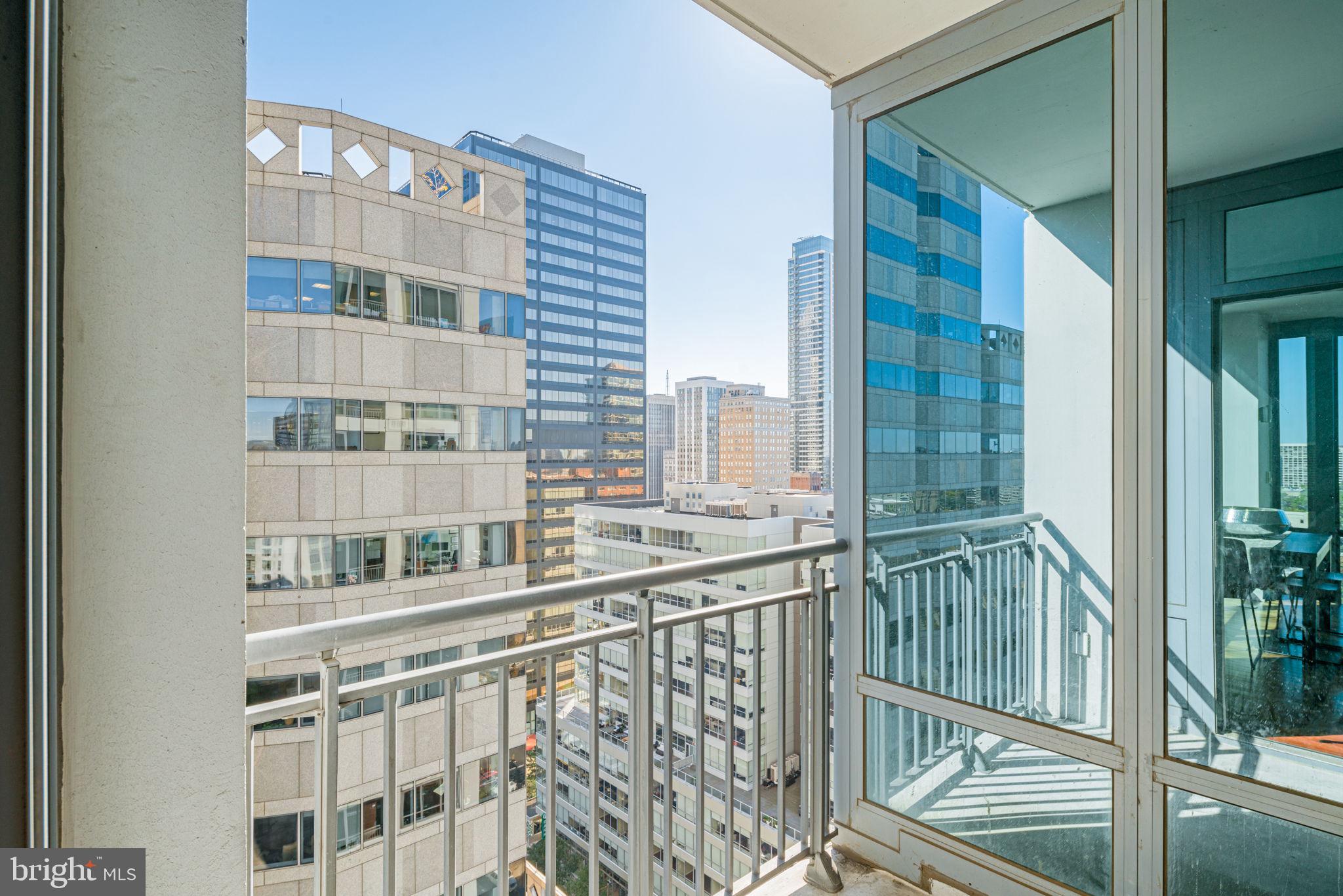 2101 Market Street, Unit 1907 Philadelphia, PA 19103 - Photo 20 of 32
