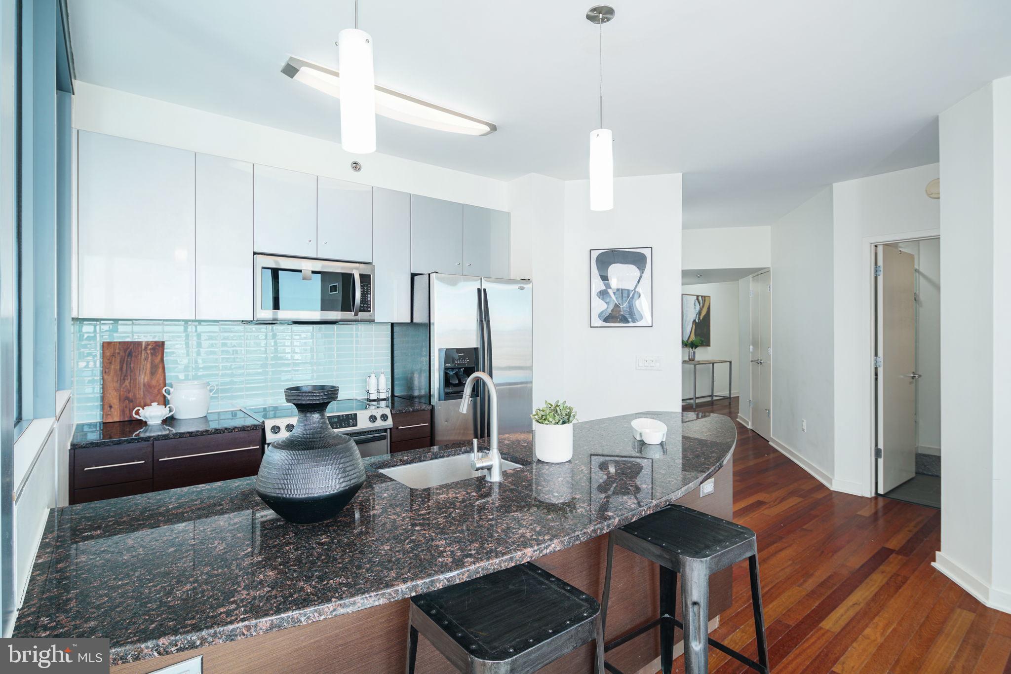 2101 Market Street, Unit 1907 Philadelphia, PA 19103 - Photo 7 of 32