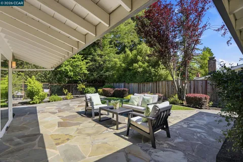$2,095,000 | 260 Corliss Drive, Moraga, CA 94556
