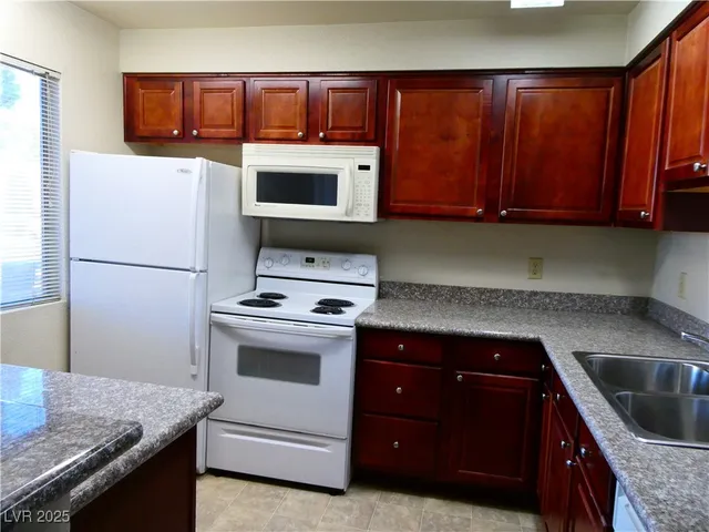 $1,300 | 5251 Indian River Drive, Unit 272, Las Vegas, NV 89103