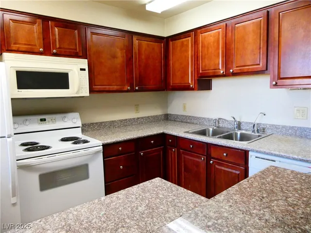 $1,300 | 5251 Indian River Drive, Unit 272, Las Vegas, NV 89103