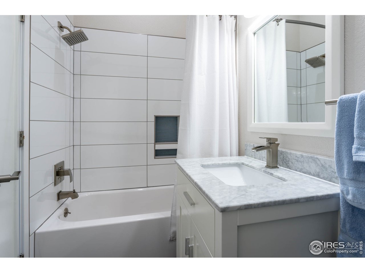 964 Rudi Lane Golden, CO 80403 - Photo 22 of 28 Main level full bath